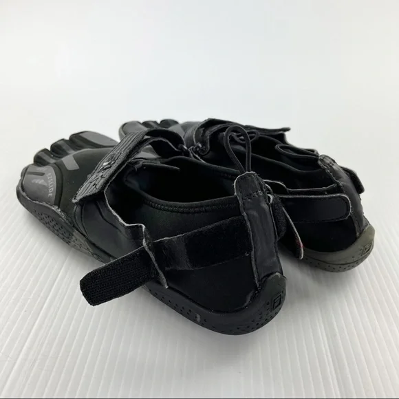 Fila Skele-Toes Black Gray Five Finger Athletic Walking Shoes - Picture 3 of 8